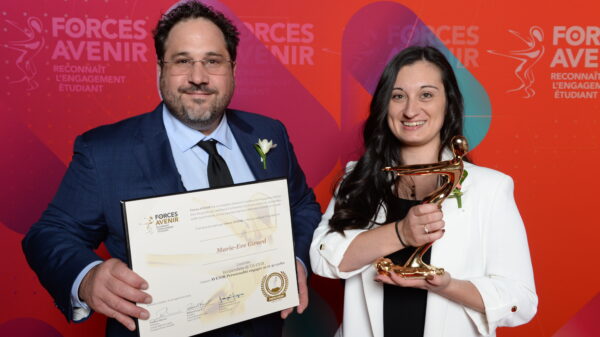 Marie-Ève Girard (right), co-founder of Fondation Leski and Forces AVENIR award recipient with Louis Bouchard, vice president, Public Affairs – Quebec and Wood Products, Resolute.